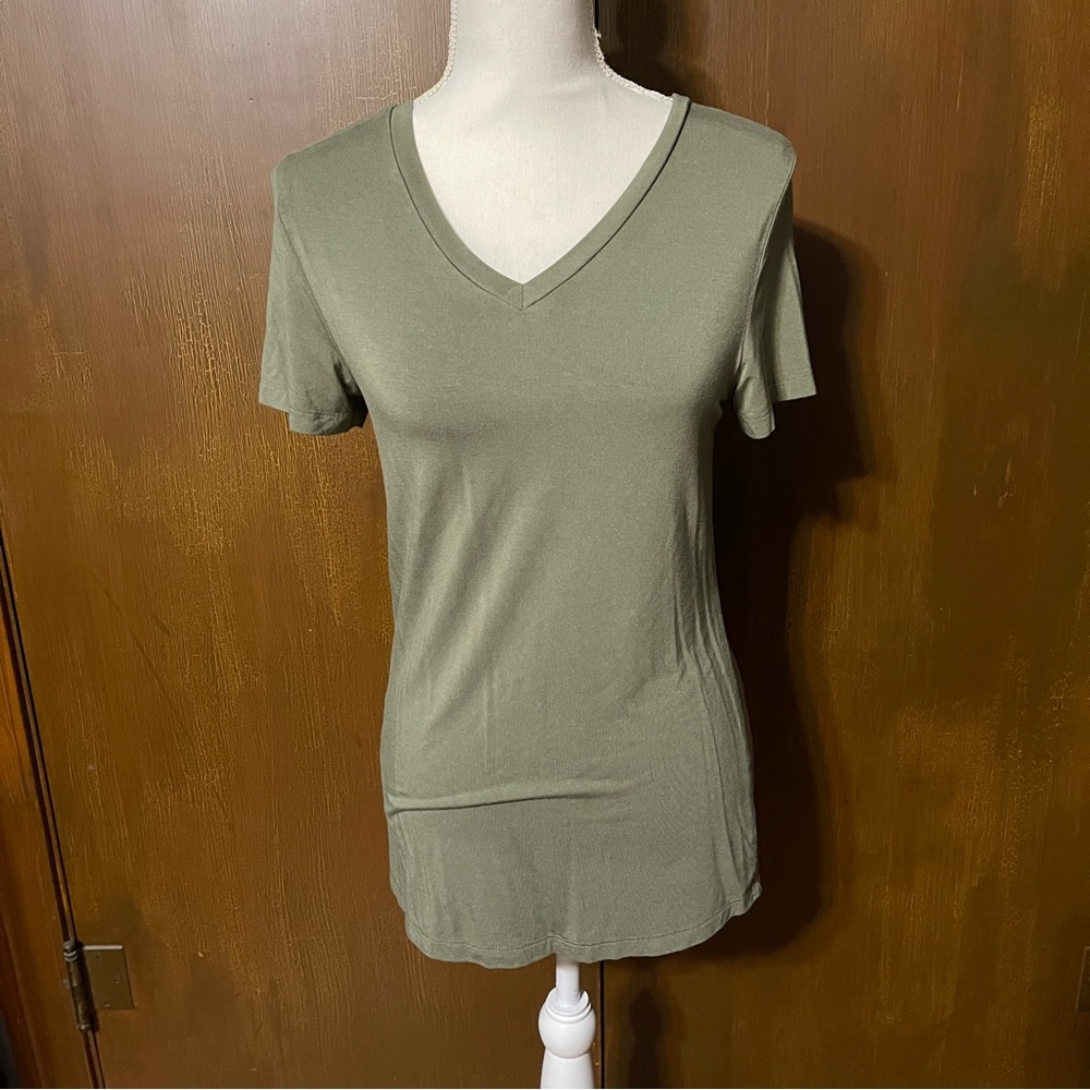 Classic Olive V-Neck Short Sleeve Top
